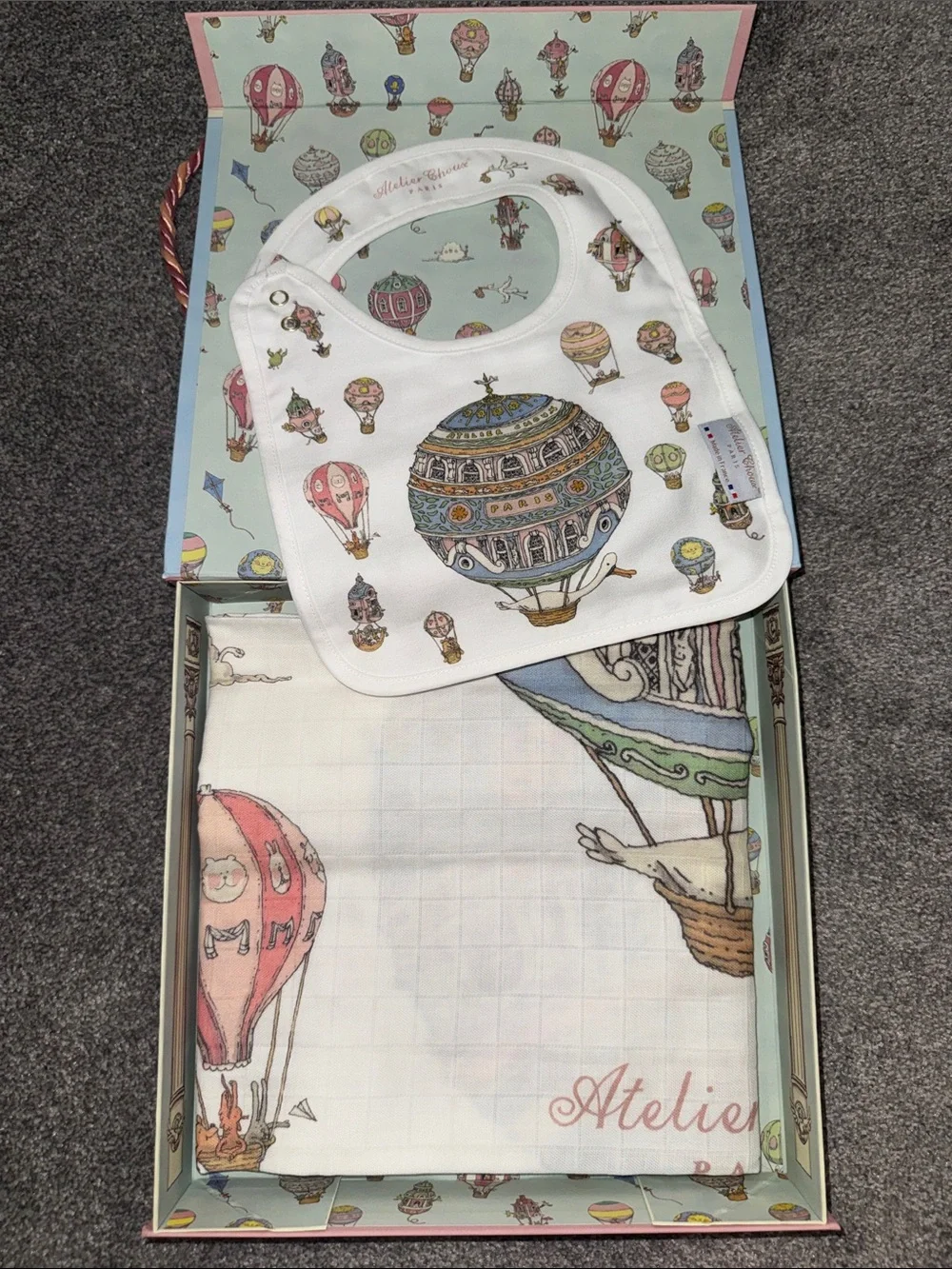 Hot Air Balloon Carré & Bib Gift Set in Pink